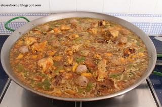 Paella valenciana Paella valenciana