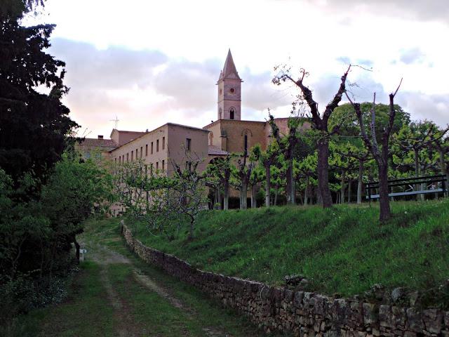 Monasterio de Les Avellanes, a los pies del Montsec Monasterio de Les Avellanes, a los pies del Montsec
