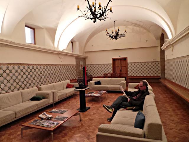 Monasterio de Les Avellanes, a los pies del Montsec Monasterio de Les Avellanes, a los pies del Montsec