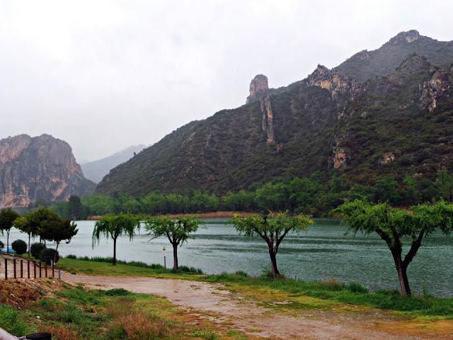 Monasterio de Les Avellanes, a los pies del Montsec Monasterio de Les Avellanes, a los pies del Montsec