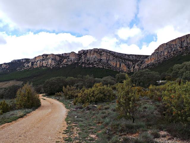 Monasterio de Les Avellanes, a los pies del Montsec Monasterio de Les Avellanes, a los pies del Montsec