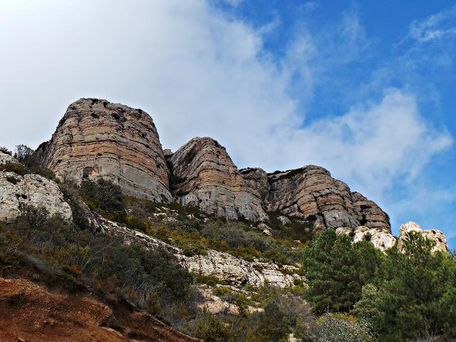 Monasterio de Les Avellanes, a los pies del Montsec Monasterio de Les Avellanes, a los pies del Montsec