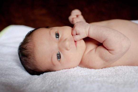 Mireia a las pocas semanas de nacer - Imagen de Isabel León García Miércoles mudo: Y la vida sigue…