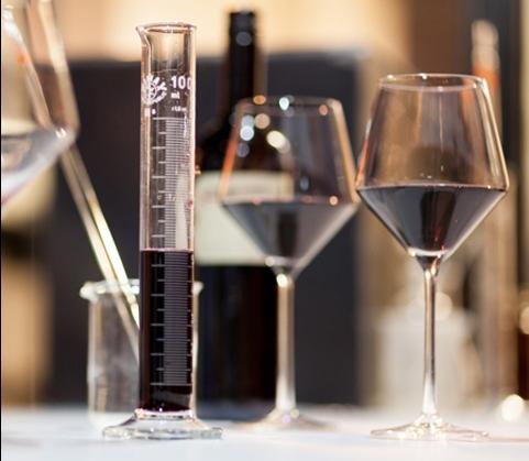 Imagen vía www.bodegaurbana.com Vino que del cielo vino