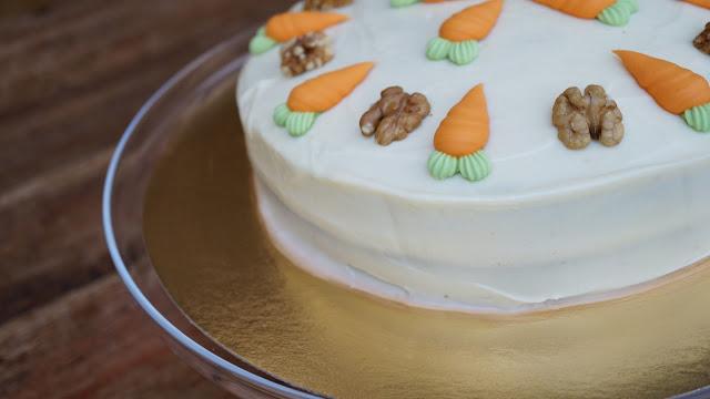 Carrot Cake o Tarta de zanahoria (con cobertura de chocolate blanco y mascarpone)