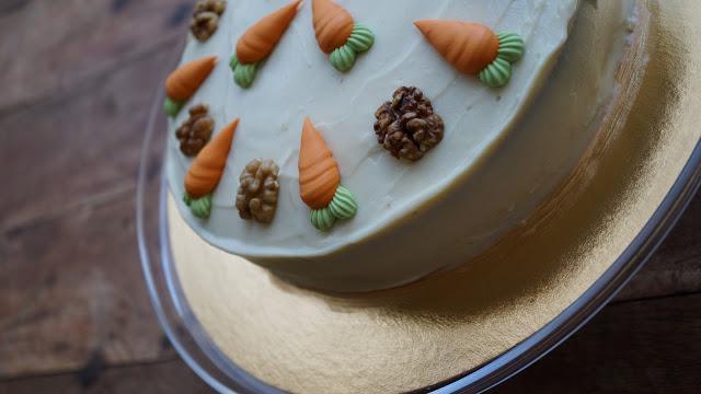 Carrot Cake o Tarta de zanahoria (con cobertura de chocolate blanco y mascarpone)