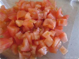 Salpicón de salmón, aguacate, tomate y vainilla [Bocados #002]