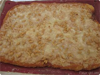 Torta de azúcar y piñones