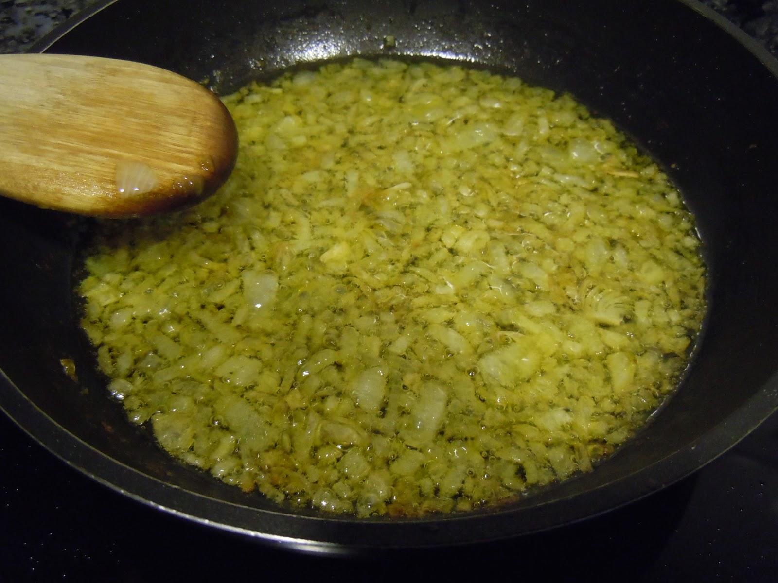 Pimientos rellenos con cebolla crujiente Pimientos rellenos con cebolla crujiente