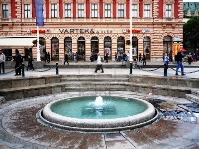 Zagreb, el cruce geografico entre Oriente y Occidente Zagreb, el cruce geografico entre Oriente y Occidente