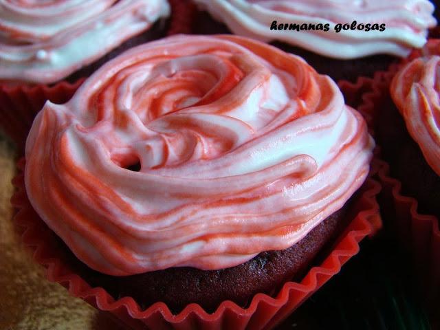 RAMO DE FLORES CON CUPCAKES RED  VELVET