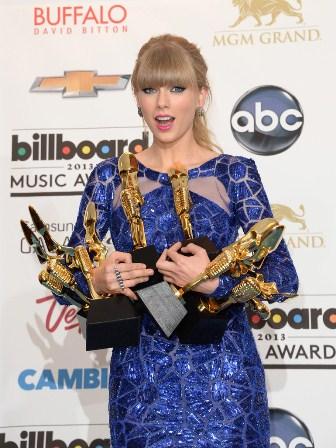 Taylor Swift arrasó en los Billboards Awards vestida de Zuhair Murad