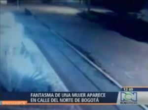 Fantasma aparece en las cámaras de seguridad, Bogotá, Colombia