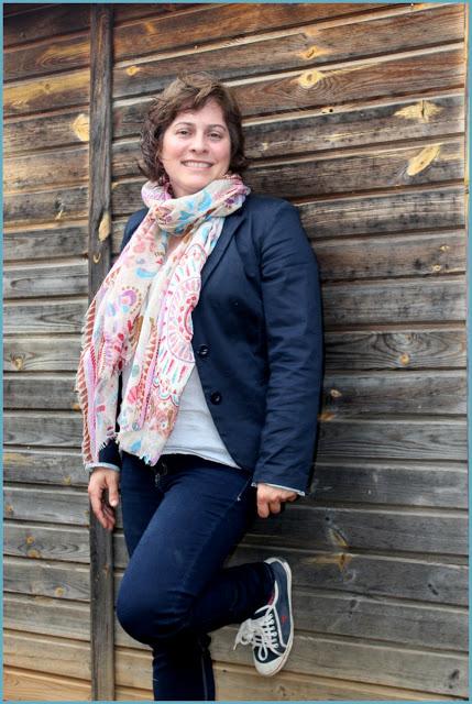 Look pseudo informal Look pseudo informal