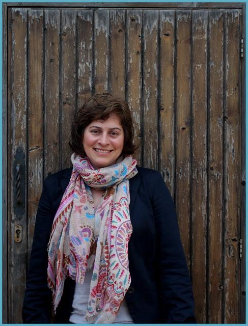 Look pseudo informal Look pseudo informal