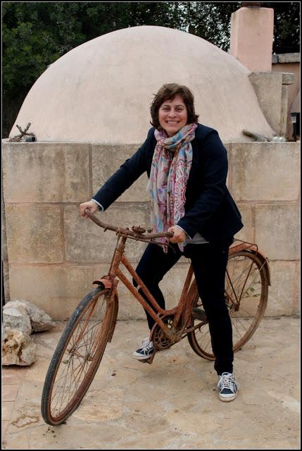 Look pseudo informal Look pseudo informal