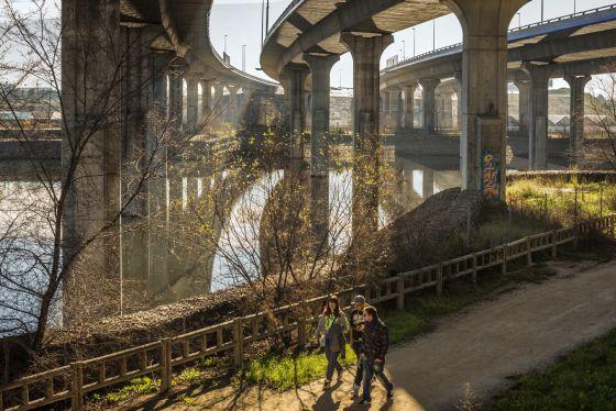Jóvenes a la espera Jóvenes a la espera