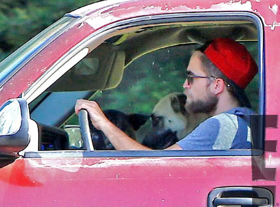 Robert Pattinson se muda de casa de Kristen Stewart (FOTOS)