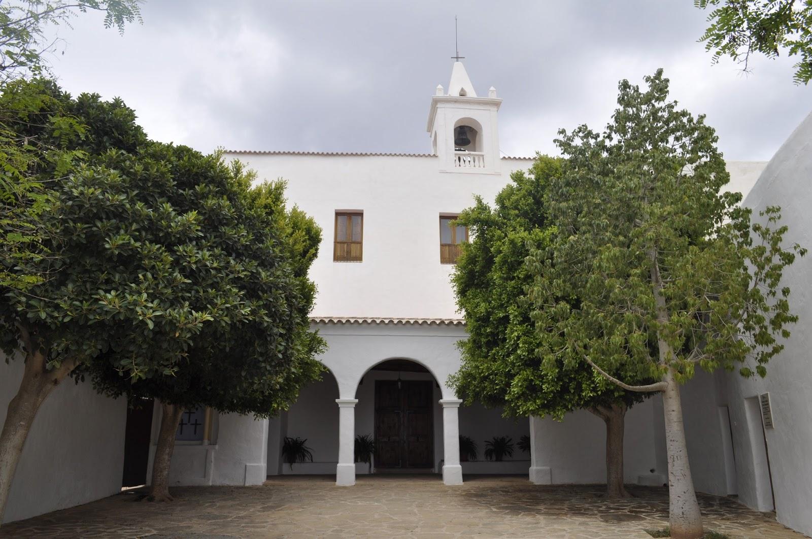 POSTALES DESDE IBIZA: RUTA POR EL CENTRO DE LA ISLA