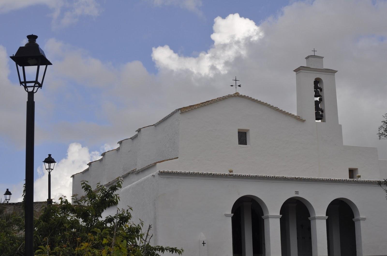 POSTALES DESDE IBIZA: RUTA POR EL CENTRO DE LA ISLA