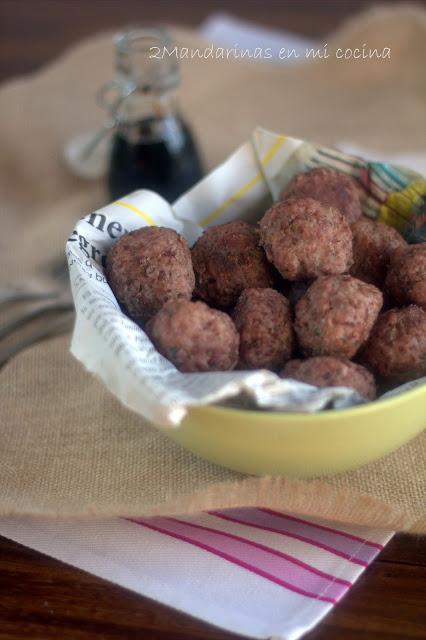 Albóndigas aromáticas con salsa de soja