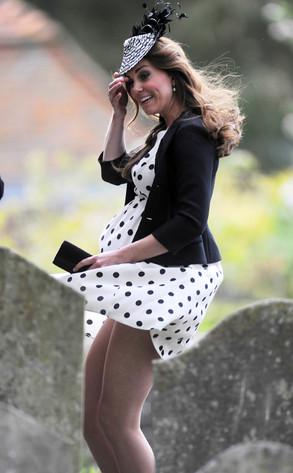 El viento hizo que Kate Middleton… ¡Lo mostrara todo! El viento hizo que Kate Middleton… ¡Lo mostrara todo!