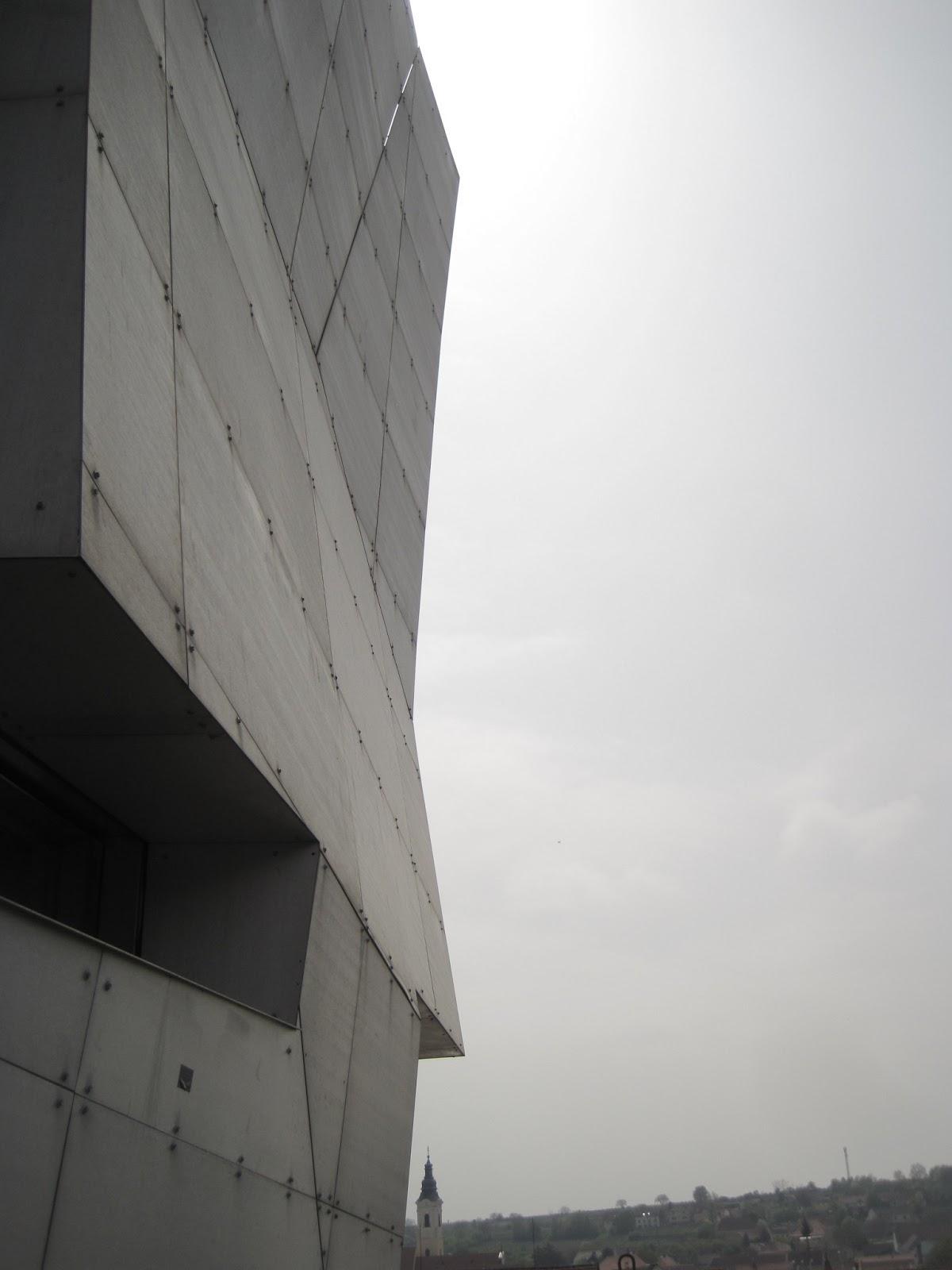 Between grapes_ Winery Steven Holl in Langenlois, Niederösterreich