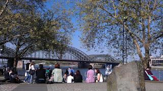 UN MES DURO UN MES DURO