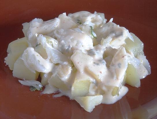 Patatas con bacalao al roquefort