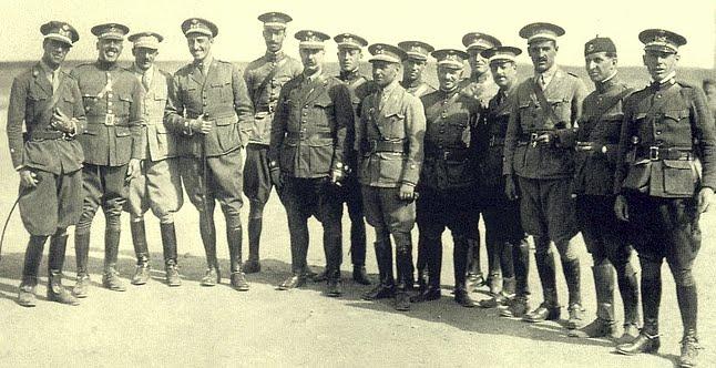 Una carga de Caballería histórica, unos héroes, un desastre y un olvido. Una carga de Caballería histórica, unos héroes, un desastre y un olvido.