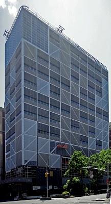 Moneo lies down on Broadway Moneo lies down on Broadway