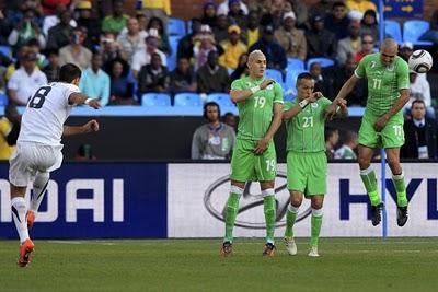 SUDÁFRICA 2010: ES PRIMERO, MERECIDAMENTE SUDÁFRICA 2010: ES PRIMERO, MERECIDAMENTE