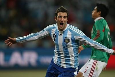 SUDÁFRICA 2010: ¿GUERRERO AZTECA?, NO, APACHE TÉVEZ SUDÁFRICA 2010: ¿GUERRERO AZTECA?, NO, APACHE TÉVEZ