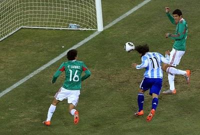 SUDÁFRICA 2010: ¿GUERRERO AZTECA?, NO, APACHE TÉVEZ SUDÁFRICA 2010: ¿GUERRERO AZTECA?, NO, APACHE TÉVEZ