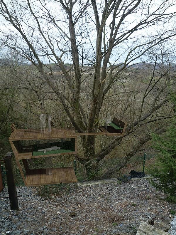 Bocetos de la casa en el árbol D. Versiones 1.0 y 2.0 Bocetos de la casa en el árbol D. Versiones 1.0 y 2.0