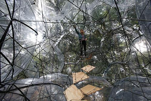 Jardines voladores. Tomas Saraceno. Jardines voladores. Tomas Saraceno.