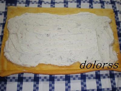 BRAZO DE GITANO CON NATA AL AROMA DE VIOLETAS BRAZO DE GITANO CON NATA AL AROMA DE VIOLETAS