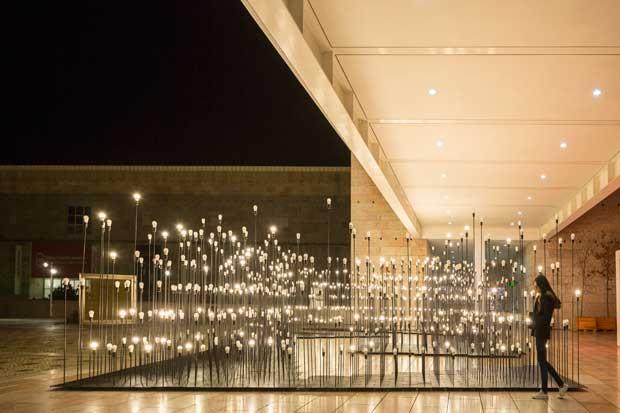 Cuando la ILUMINACIÓN se transforma en ARTE URBANO Cuando la ILUMINACIÓN se transforma en ARTE URBANO