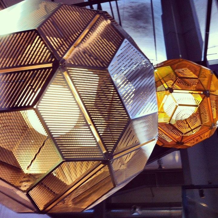 Cuando la ILUMINACIÓN se transforma en ARTE URBANO Cuando la ILUMINACIÓN se transforma en ARTE URBANO