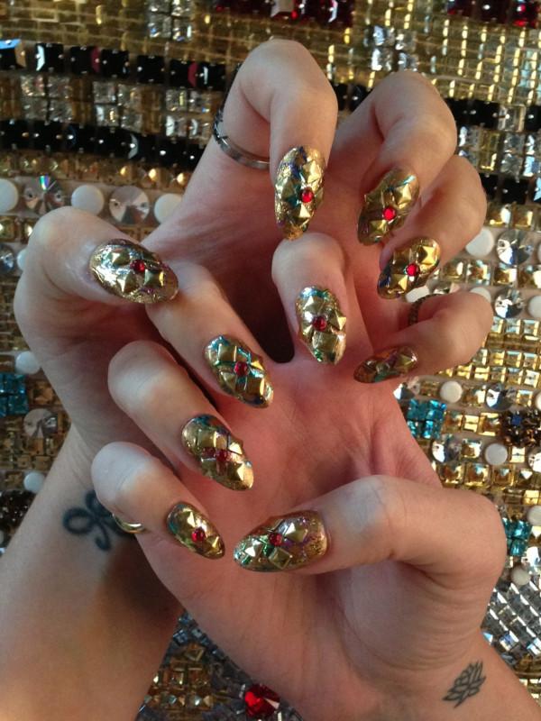Nail art de Famosas: Uñas de Katy Perry en la gala MET 2013.