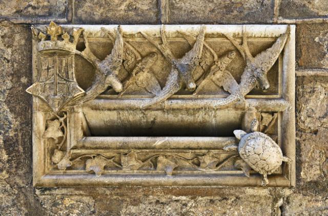 L’ou com balla. Una tradición barcelonesa. 100_cosas_sobre_barcelona_que_deberias_saber_493827437_650x