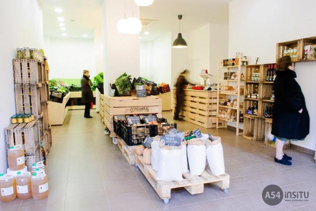 ROBANDO SUPERPODERES: UN LOCAL DE VERDURAS QUE HACE VISLUMBRAR LO EVIDENTE ROBANDO SUPERPODERES: UN LOCAL DE VERDURAS QUE HACE VISLUMBRAR LO EVIDENTE