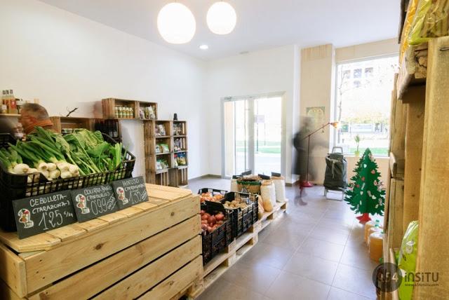 ROBANDO SUPERPODERES: UN LOCAL DE VERDURAS QUE HACE VISLUMBRAR LO EVIDENTE ROBANDO SUPERPODERES: UN LOCAL DE VERDURAS QUE HACE VISLUMBRAR LO EVIDENTE