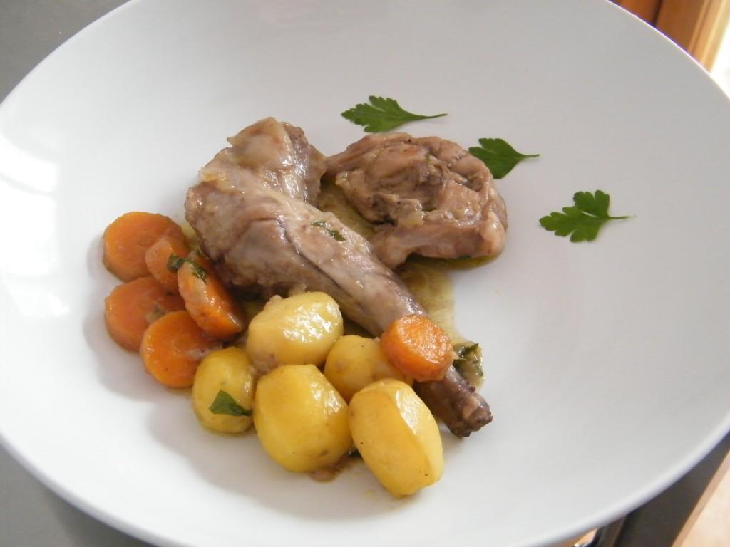 pierna de conejo en su salsa pierna_de_conejo_en_su_salsa