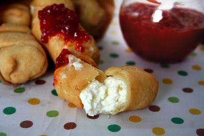 Tequeños con mermelada de chiles Tequeños con mermelada de chiles