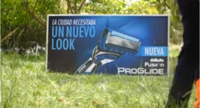 cambiando afeitado, cuchiclla gigante, gillette, parque