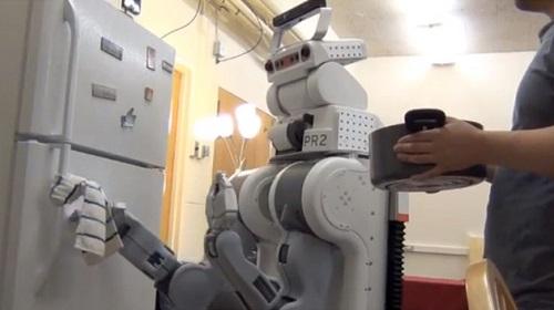 ROBOT PREDICE LAS ACCIONES DE SU DUEÑO. VÍDEO ROBOT PREDICE LAS ACCIONES DE SU DUEÑO. VÍDEO