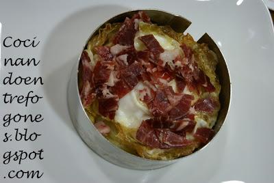 Huevos rotos con Jamón Ibérico y Gulas.