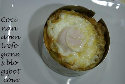 Huevos rotos con Jamón Ibérico y Gulas.