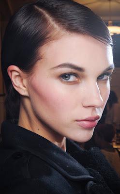 Modernos Peinados Naturales con un Toque de Sensualidad para el 2013 Modernos Peinados Naturales con un Toque de Sensualidad para el 2013